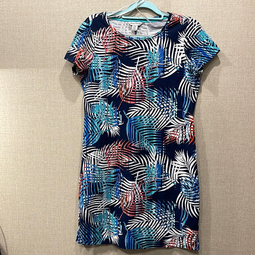Tommy Bahama Short Sleeve Crew Neck Palm Leaf Print
Cotton T-Shirt Dress Size Sm